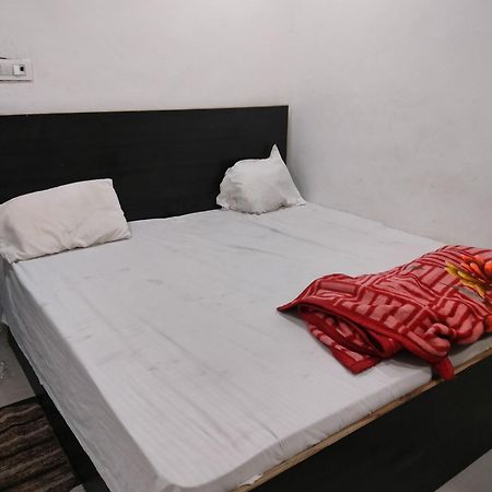 Hotel R G Sewa Sadan Mathura Zewnętrze zdjęcie