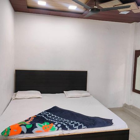 Hotel R G Sewa Sadan Mathura Zewnętrze zdjęcie