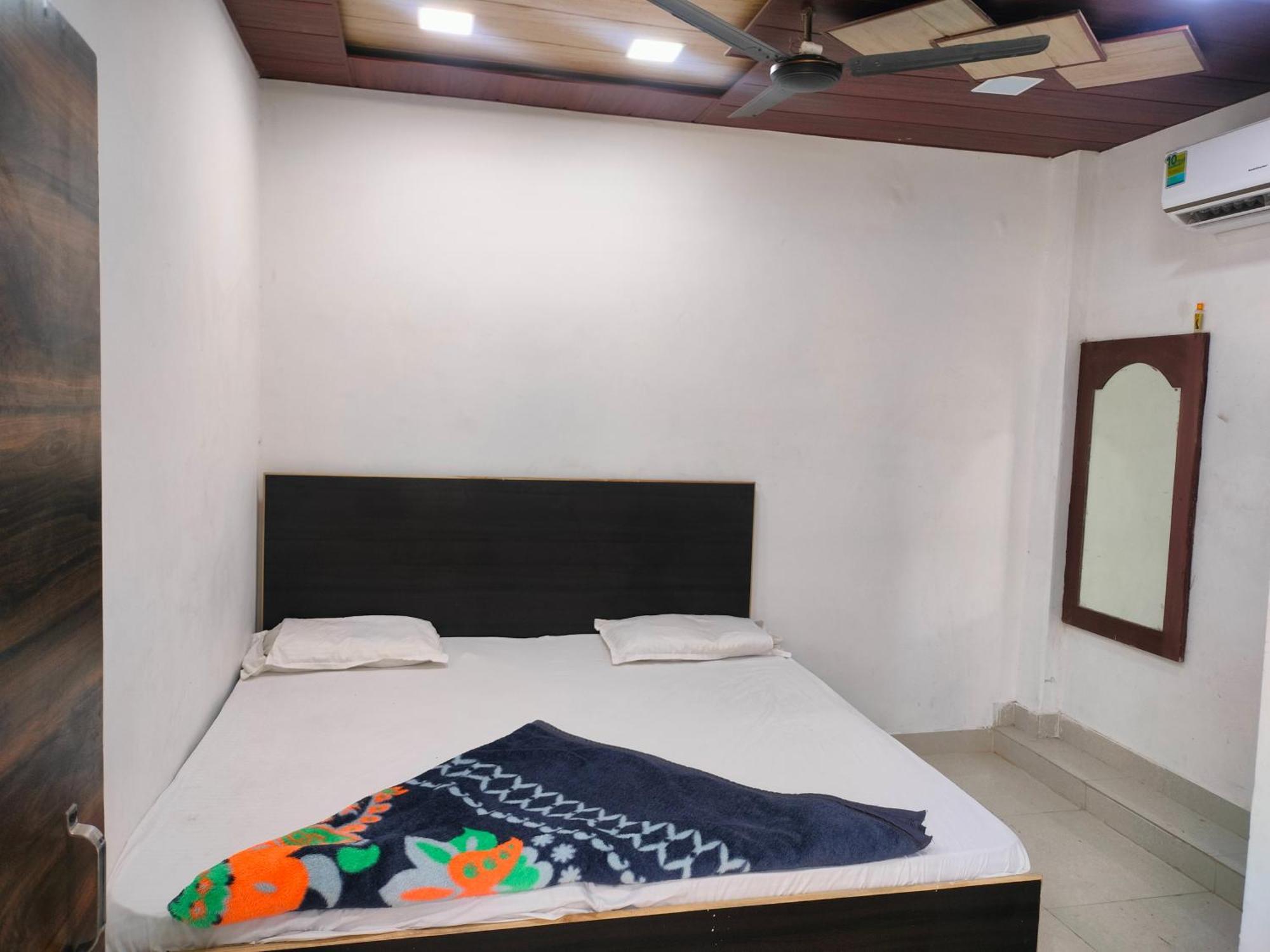 Hotel R G Sewa Sadan Mathura Zewnętrze zdjęcie